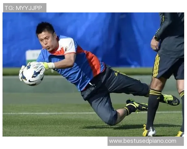 自律与刻苦并肩成长的足球天才从基层到顶级舞台的奋斗历程